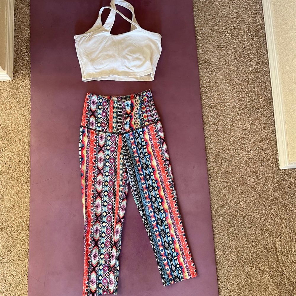 Onzie Crop Legging, Size Small